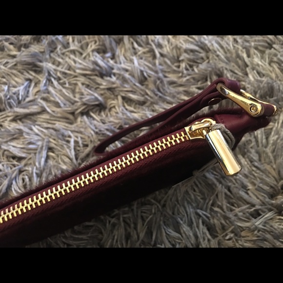 🌹A NEW DAY Wristlet Pouch in Scarlet Mystery NWT - Picture 6 of 7